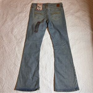Women’s mudd blue jeans flare low rise size 11 NWT 
Stretch with pockets retro